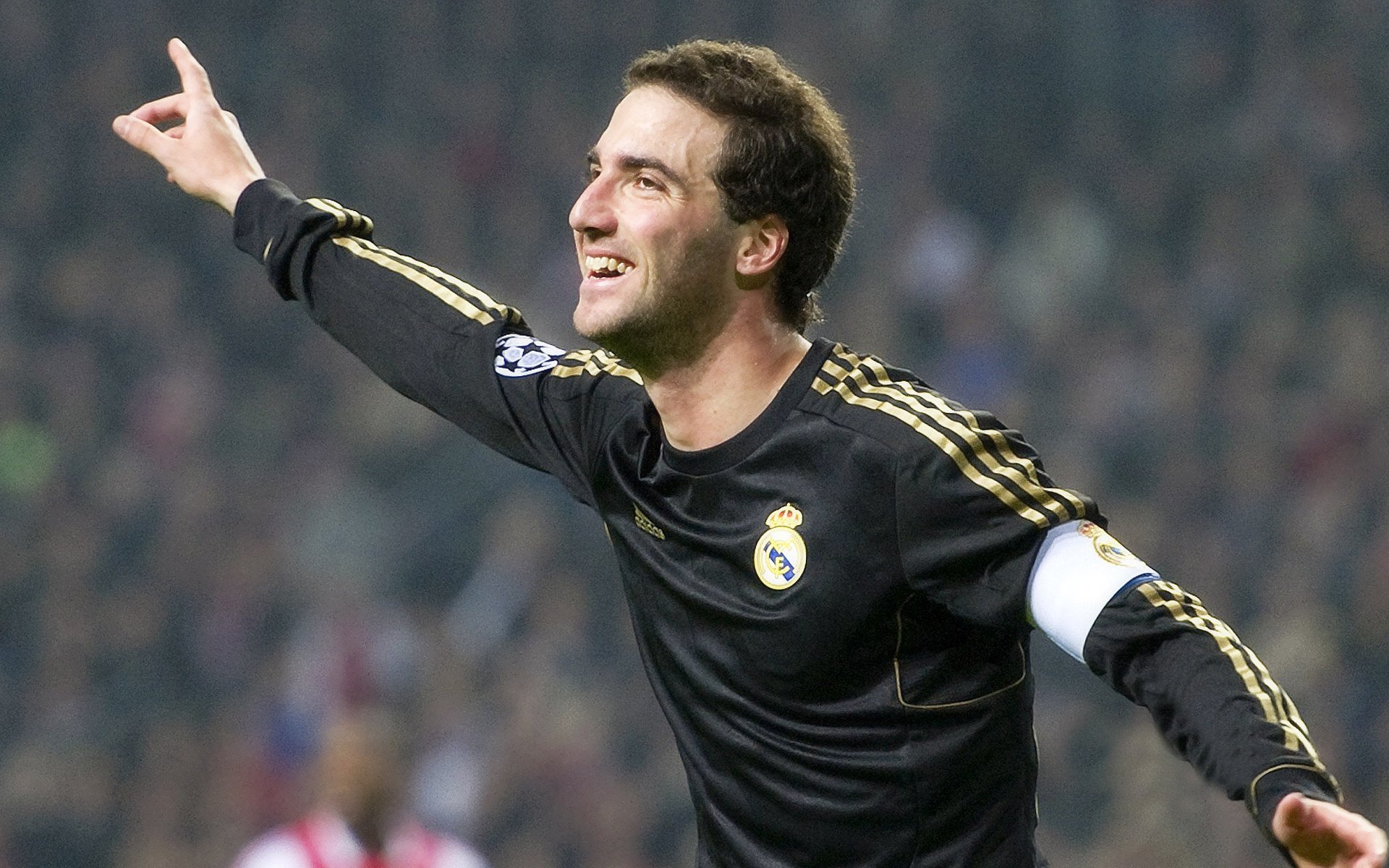 开云体育登入-“法甲激烈竞争,冠军争夺愈发激烈”,法甲冠军2021