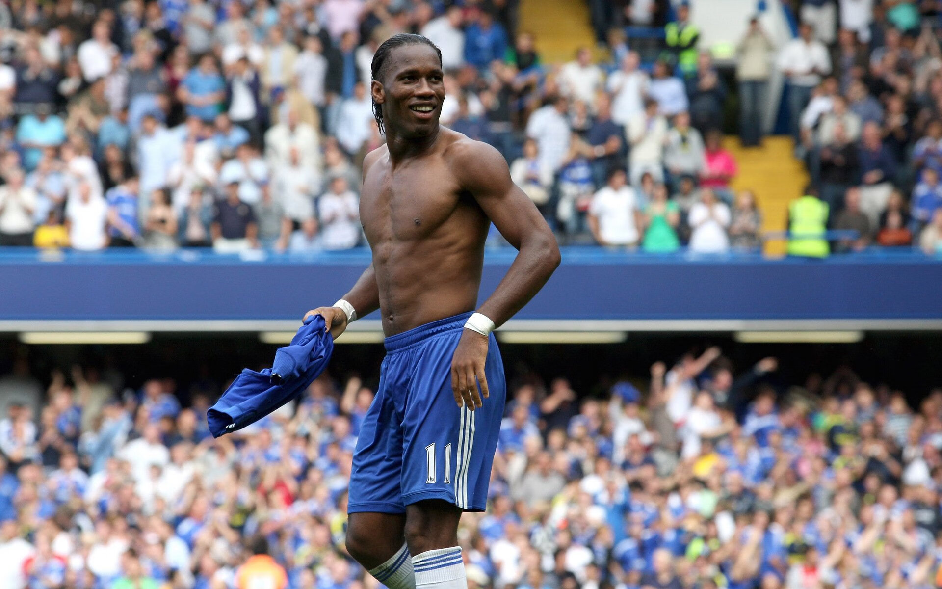 Kaiyun官方登录入口-【互动抽奖】粉丝现场参与赢取签名球衣,谁的签名球衣会升值