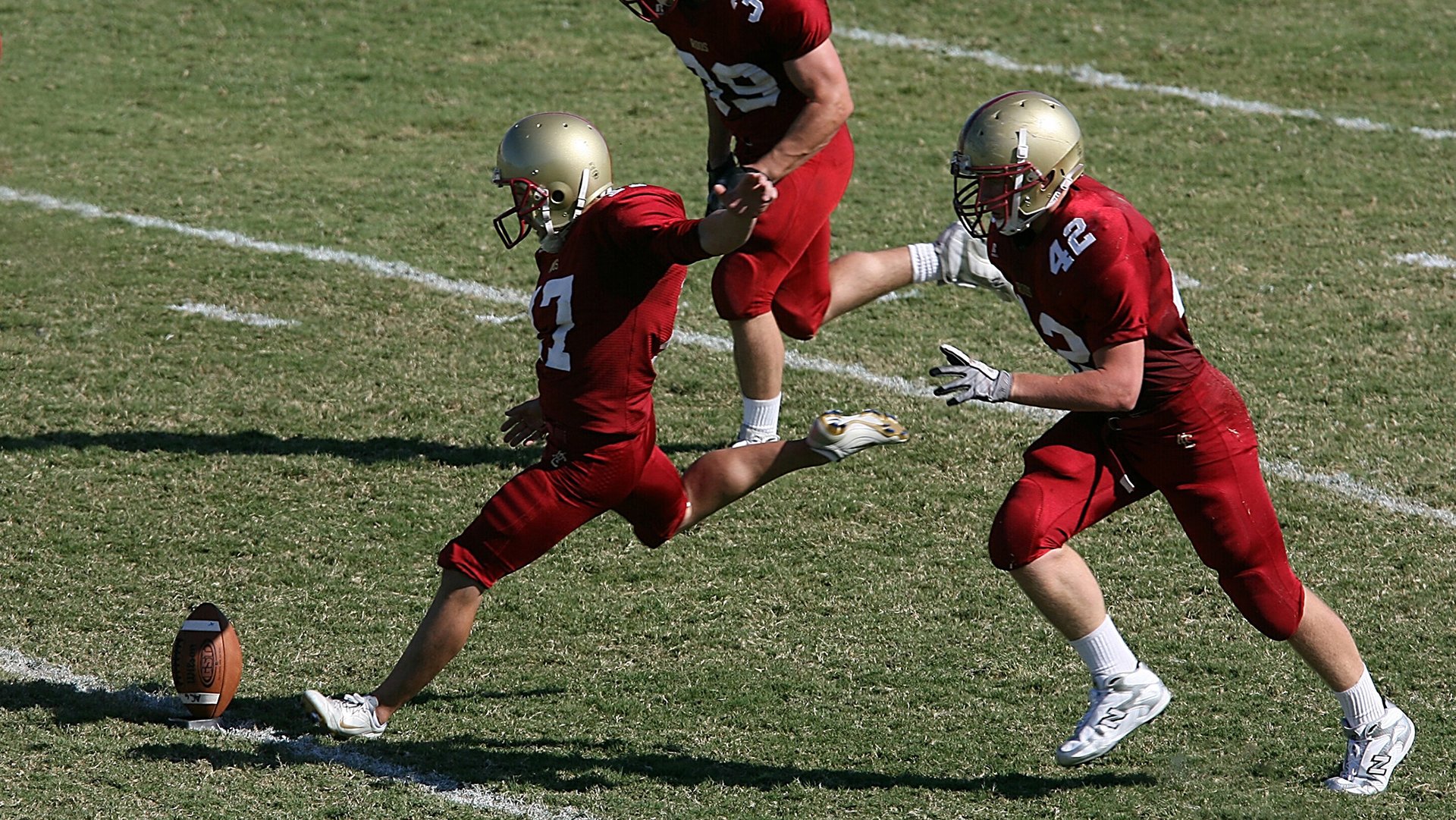 【高科技助攻】追踪球速和轨迹的现代手段为裁判加码,追踪裁判制裁方法原则