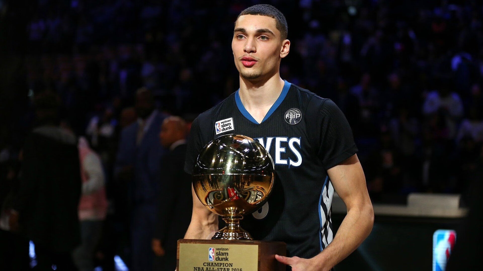 开云网页版登录入口-字母哥三节砍下三十雄鹿轻松取胜，字母哥 3